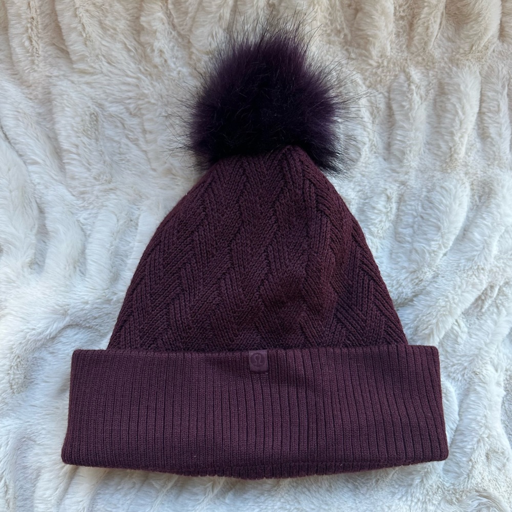 Lululemon Pom-Pom Beanie (NWOT)